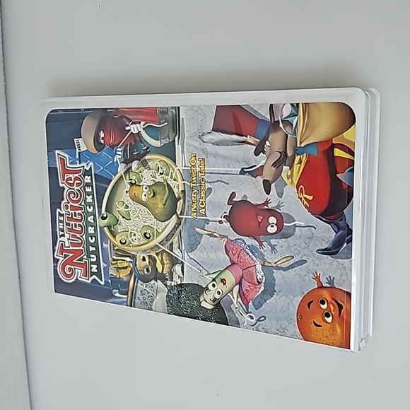 Veggie Tales The Nuttiest Nut Cracker Vhs - Picture 1 of 3